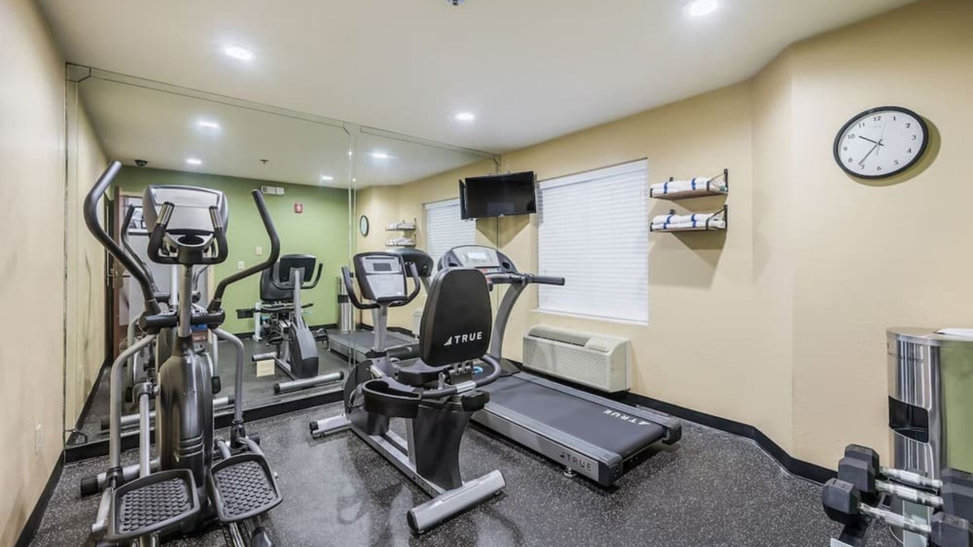 Fitness center at Spark By Hilton Oxford.