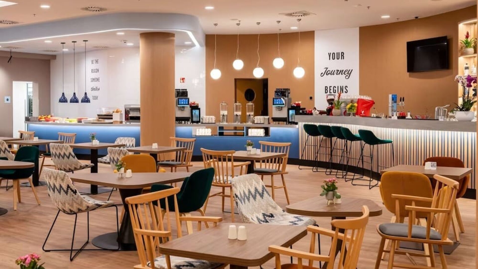 Dining room at Hampton By Hilton Budapest City Centre.