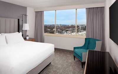 Day use room with natural light at Hyatt Regency Boston/Cambridge.
