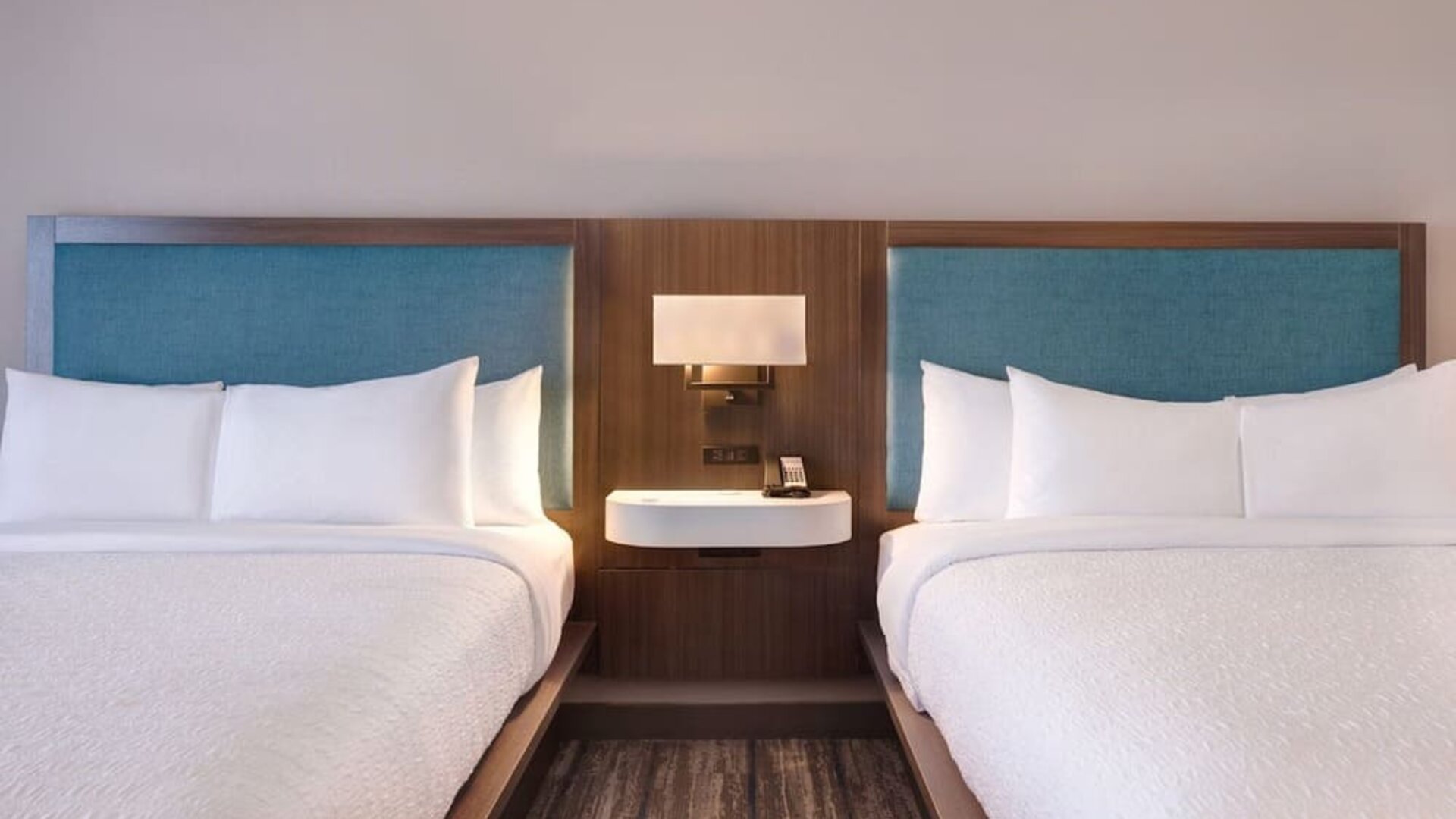 Queen beds at Hampton Inn Chicago Orland Park.