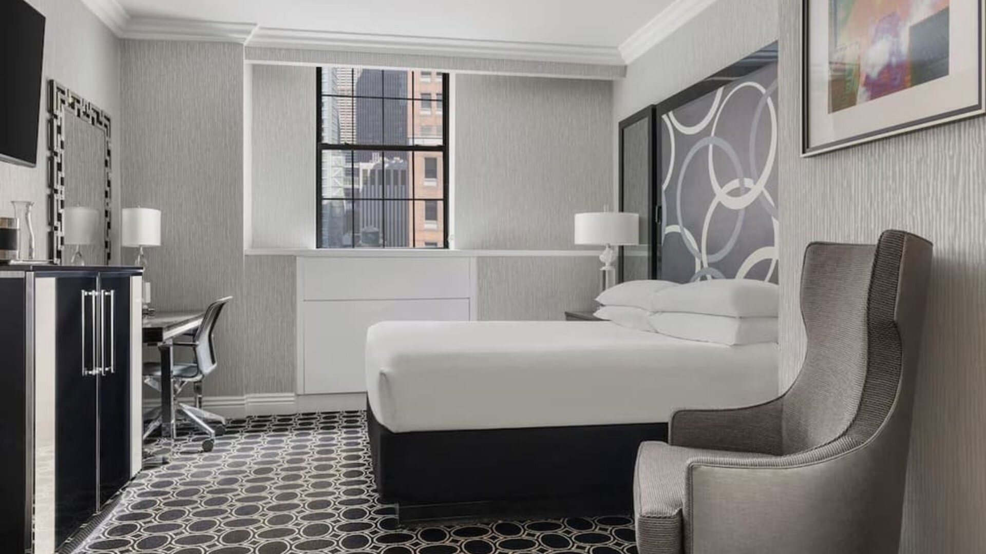 Romantic king room at The Muse New York.