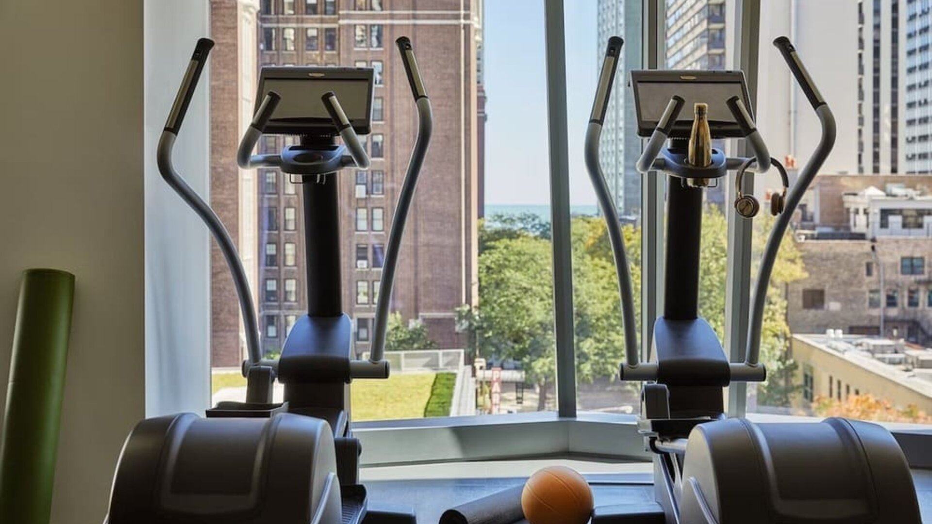 Fitness center at Viceroy Chicago.
