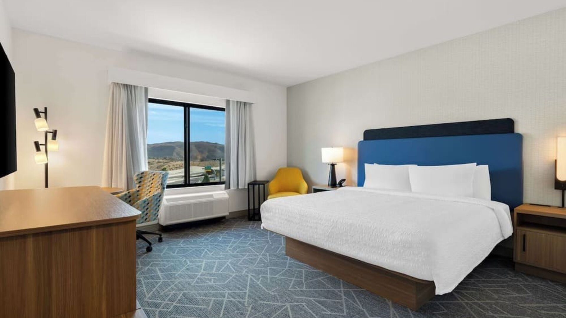 King room at Hampton Inn & Suites Corona, CA.