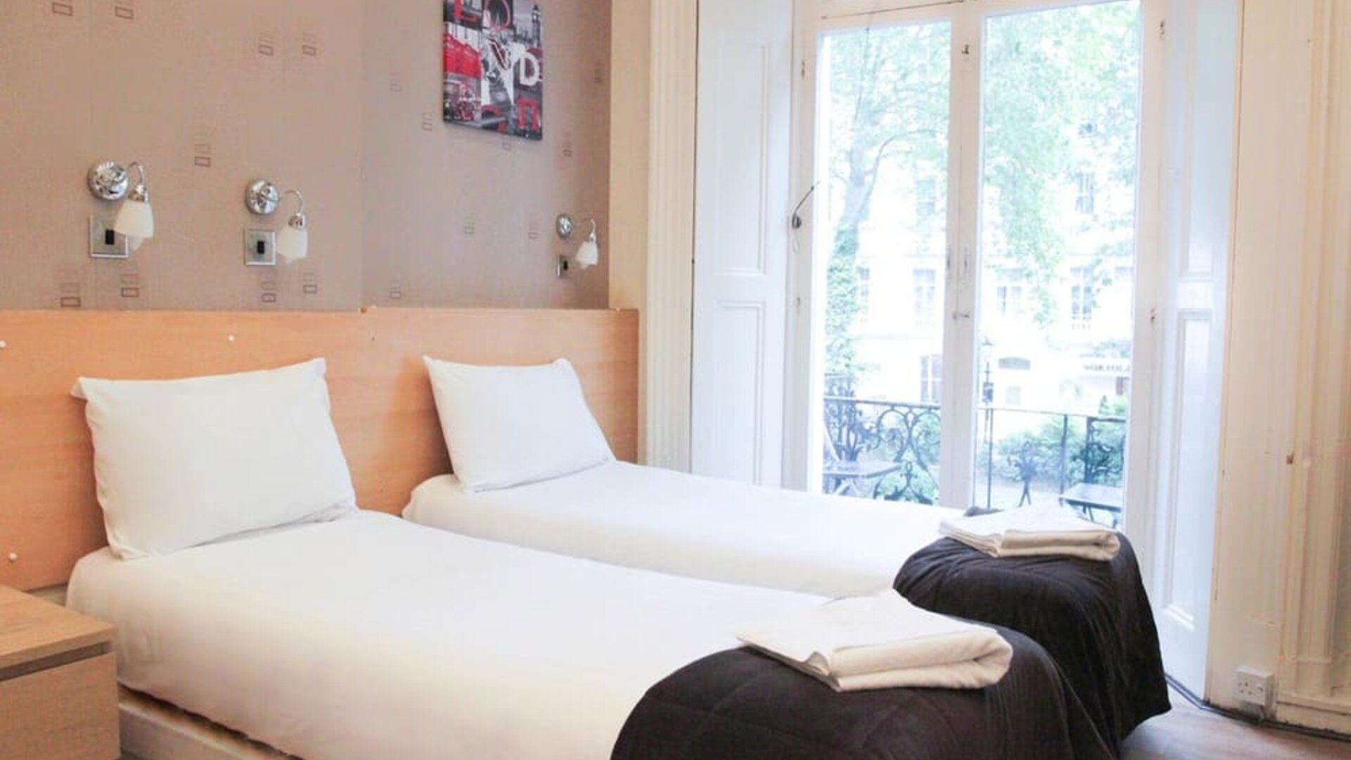 Day use twin room at Tony's House Hotel.