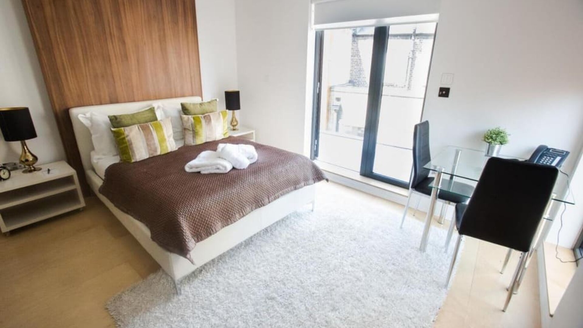 Bright and spacious day use room with workspace at Room Home Stay.