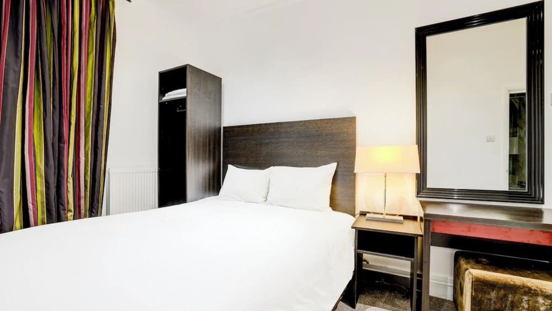 Day use room with work desk at London Shelton Hotel.