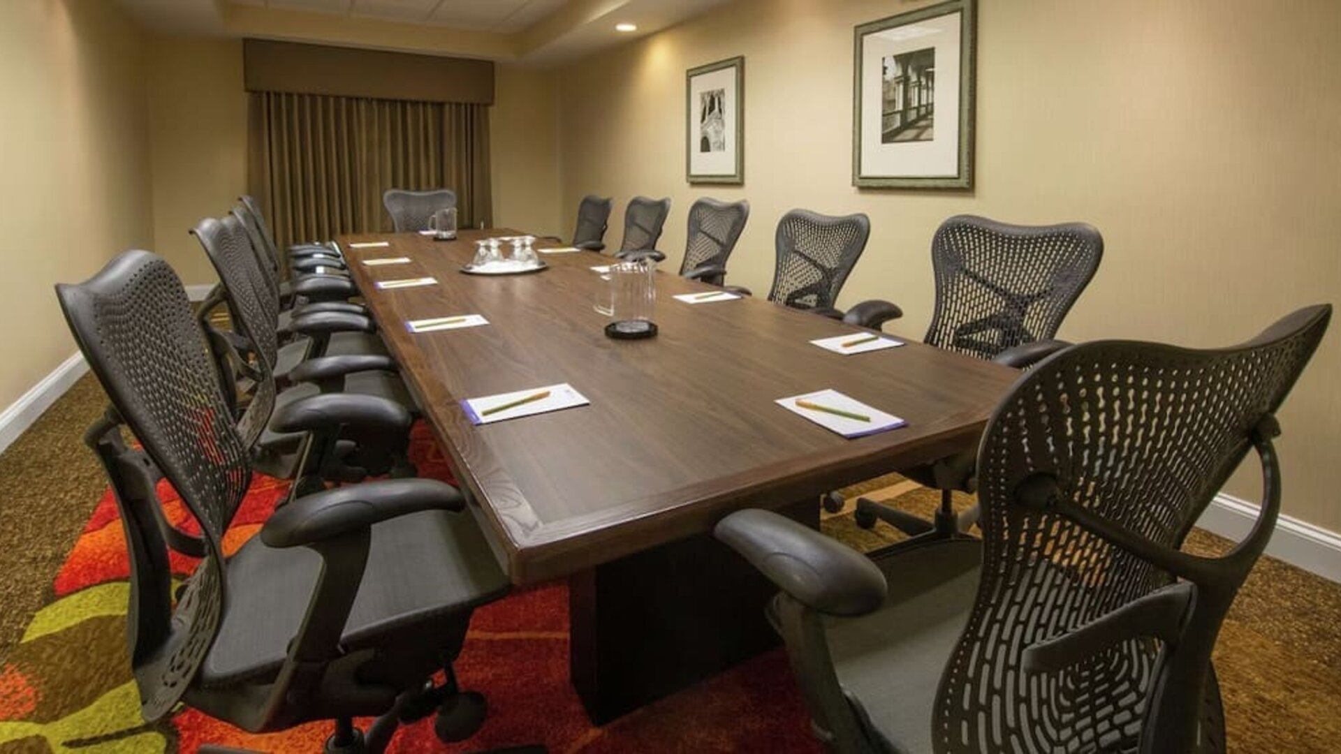Meeting room at Hilton Garden Inn Macon / Mercer University.

