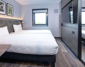 Day use twin room at Ibis London Gatwick Airport Hotel.