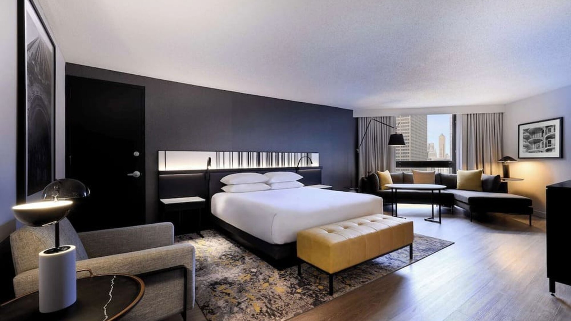 Day use room with sofa at Hyatt Regency Chicago.