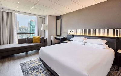 Day use room with sofa at Hyatt Regency Chicago.