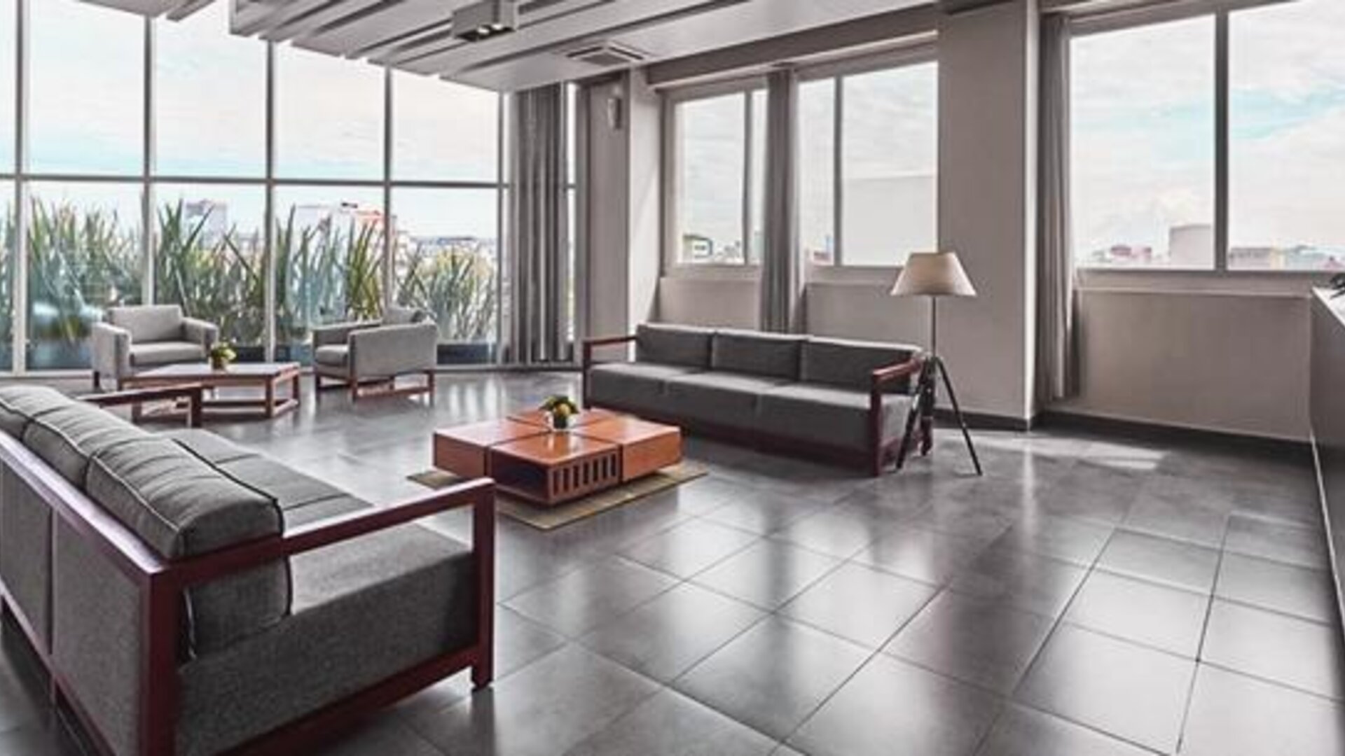 City Express Plus Patio Universidad