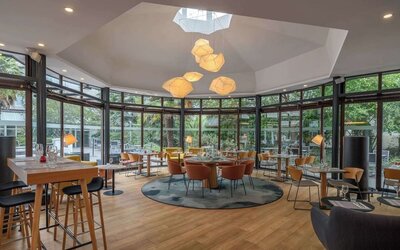 Coworking lounge at DoubleTree By Hilton Paris Bougival.