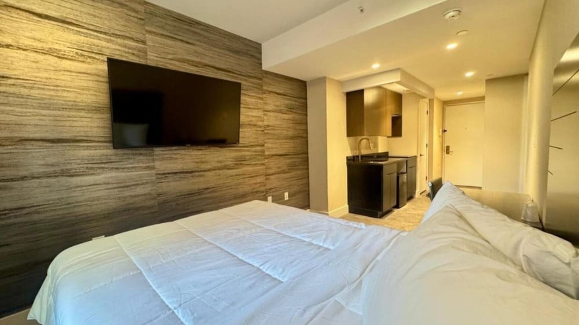 Day use room at Rose Hotel, Bronx.