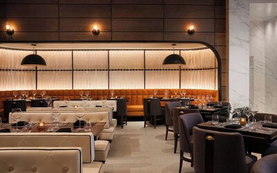 Dining area perfect for coworking at Renaissance Boca Raton Hotel.
