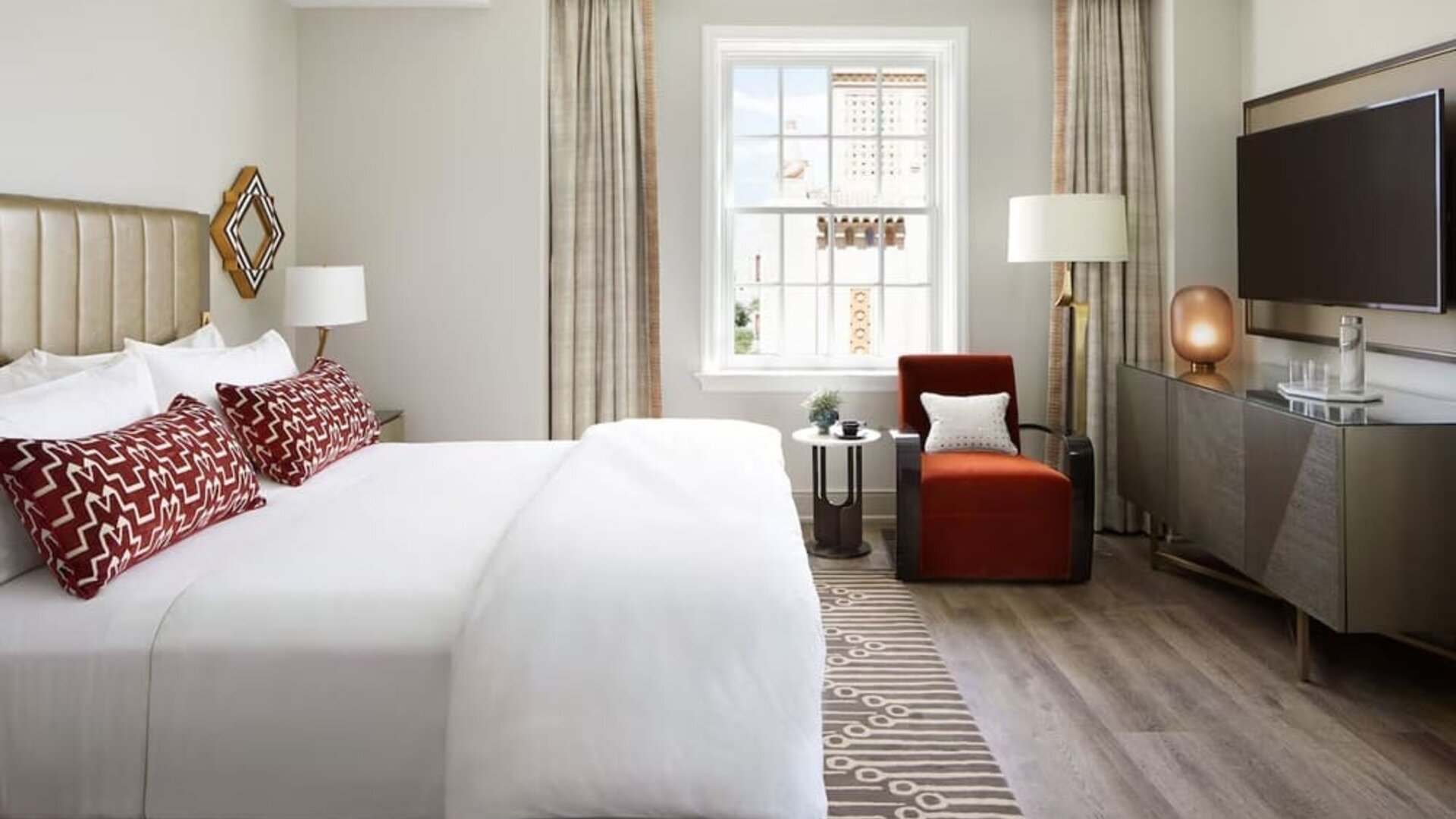 Day use room with natural light at The Plaza Pioneer Park, El Paso.