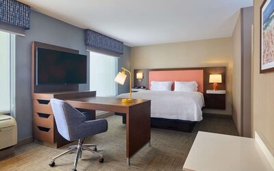 Day use room with work desk at Hampton Inn & Suites Providence/Smithfield.