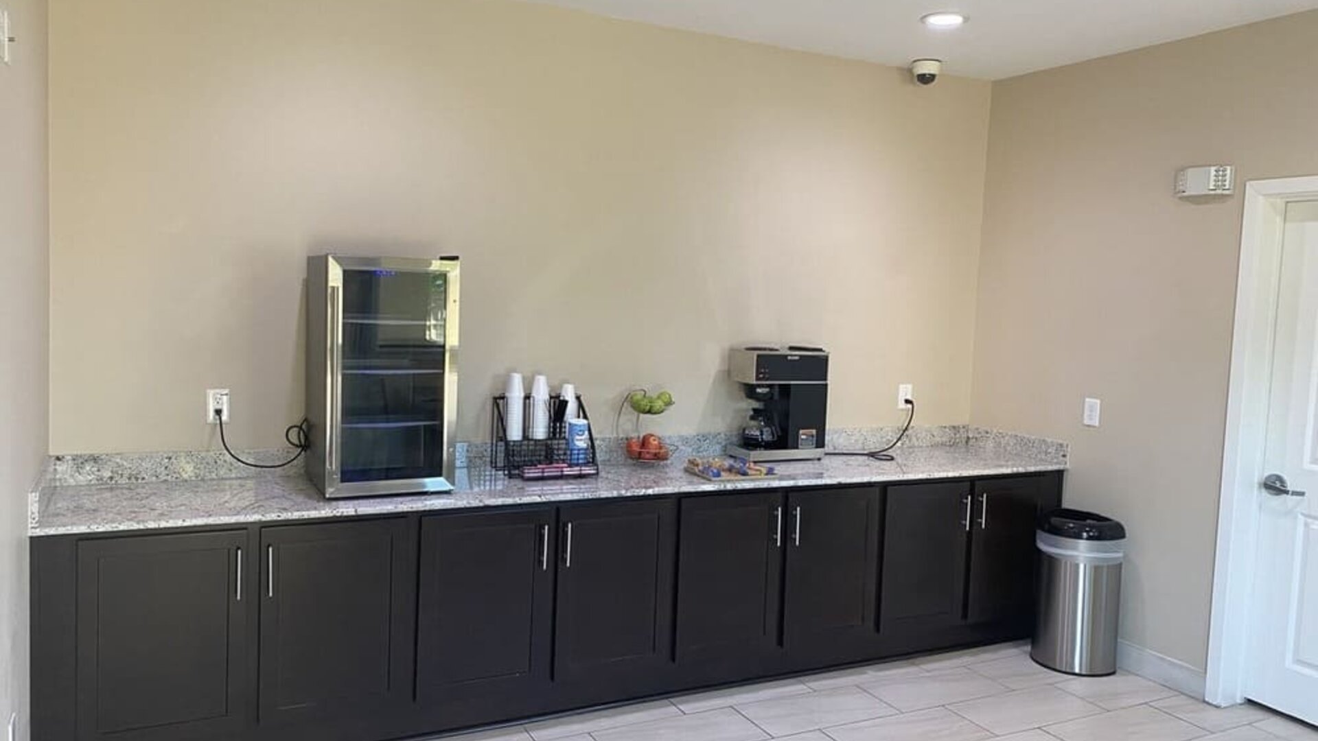 Coffee and breakfast station at Palace Inn 290 & Jones Rd.