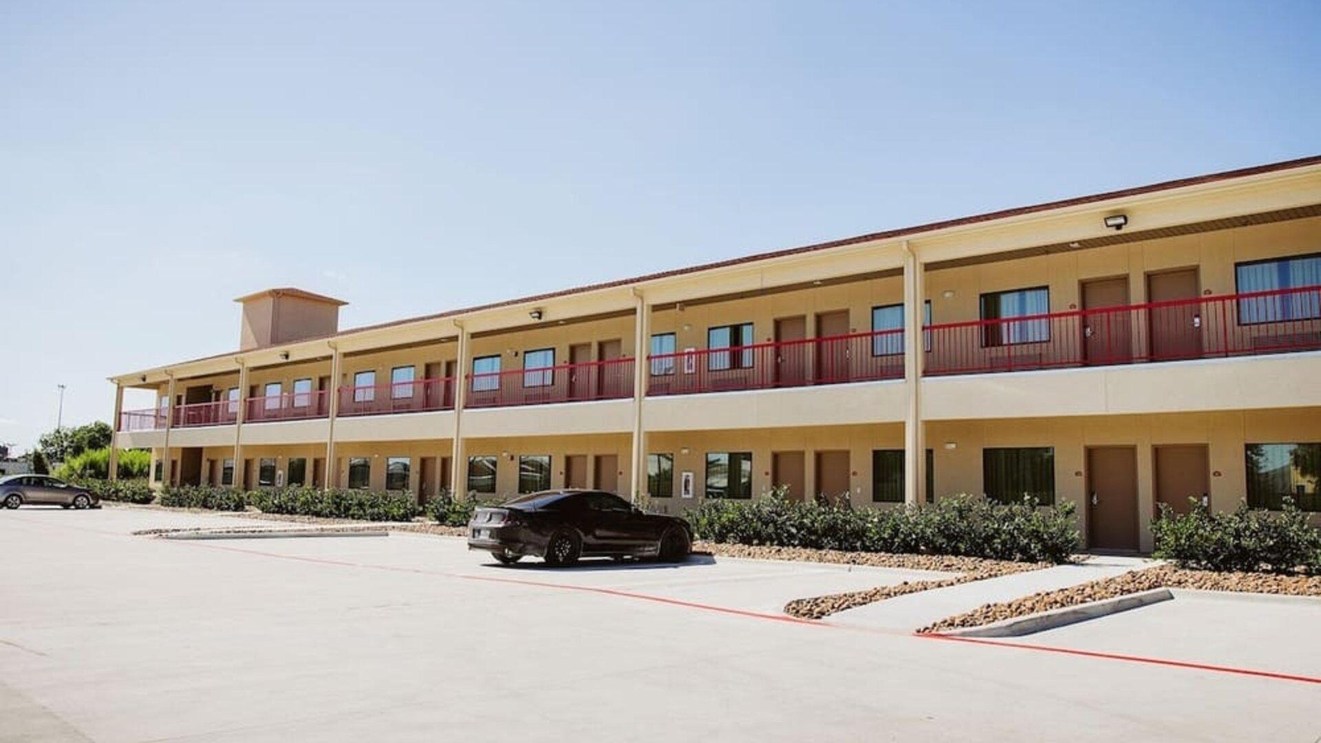 Parking area at Palace Inn 290 & Jones Rd.