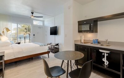 Day use room amenities at Plunge Beach Resort.