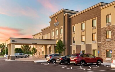 Parking available at Comfort Inn & Suites Mankato.