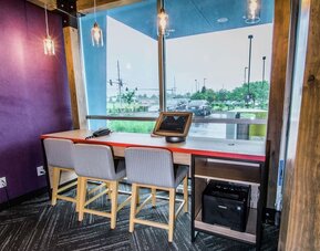 Quiet coworking space with natural light at Tru By Hilton Bowling Green.