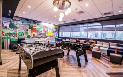 Arcade room at Tru By Hilton Bowling Green.