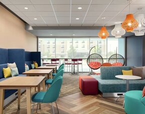 Dining and lobby area at Tru By Hilton Wichita Northeast.
