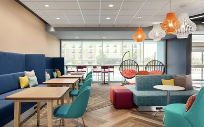 Dining and lobby area at Tru By Hilton Wichita Northeast.
