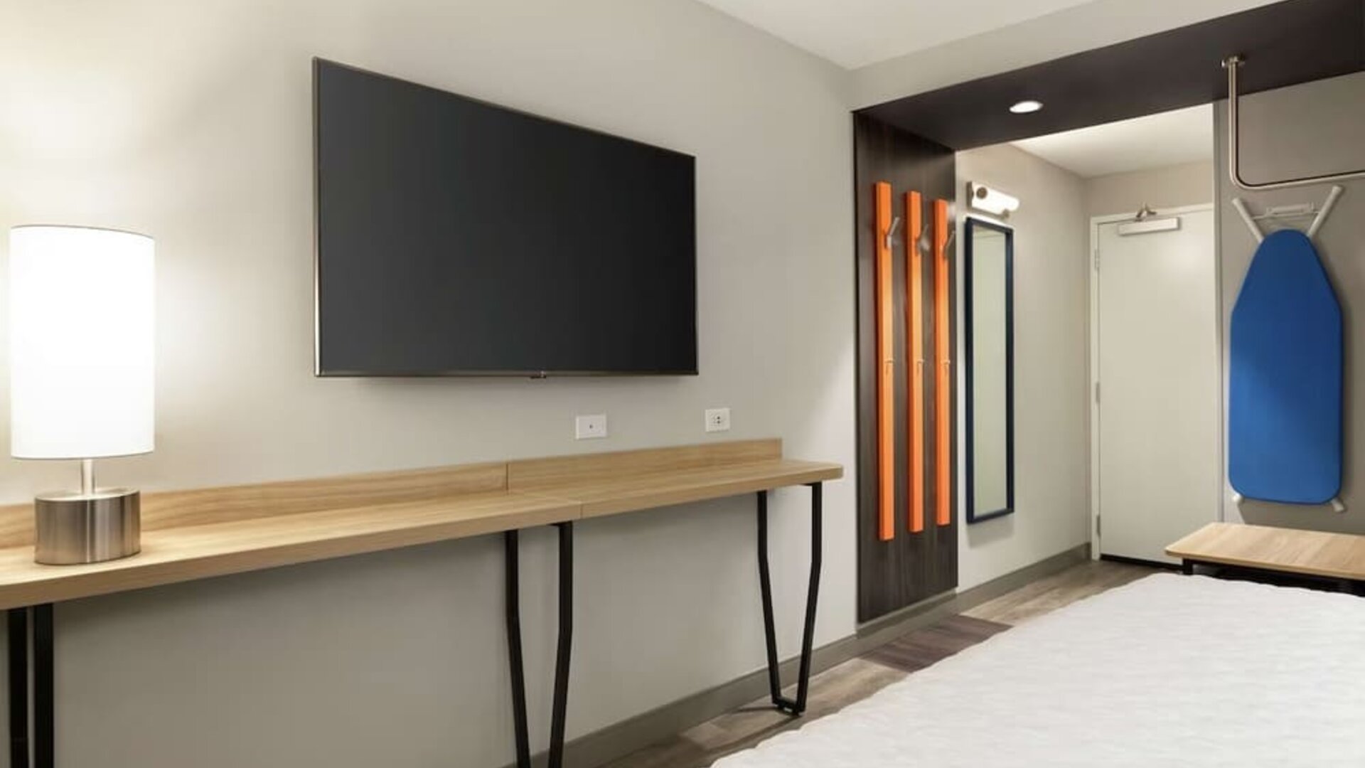 Day room amenities at Tru By Hilton Wichita Northeast.
