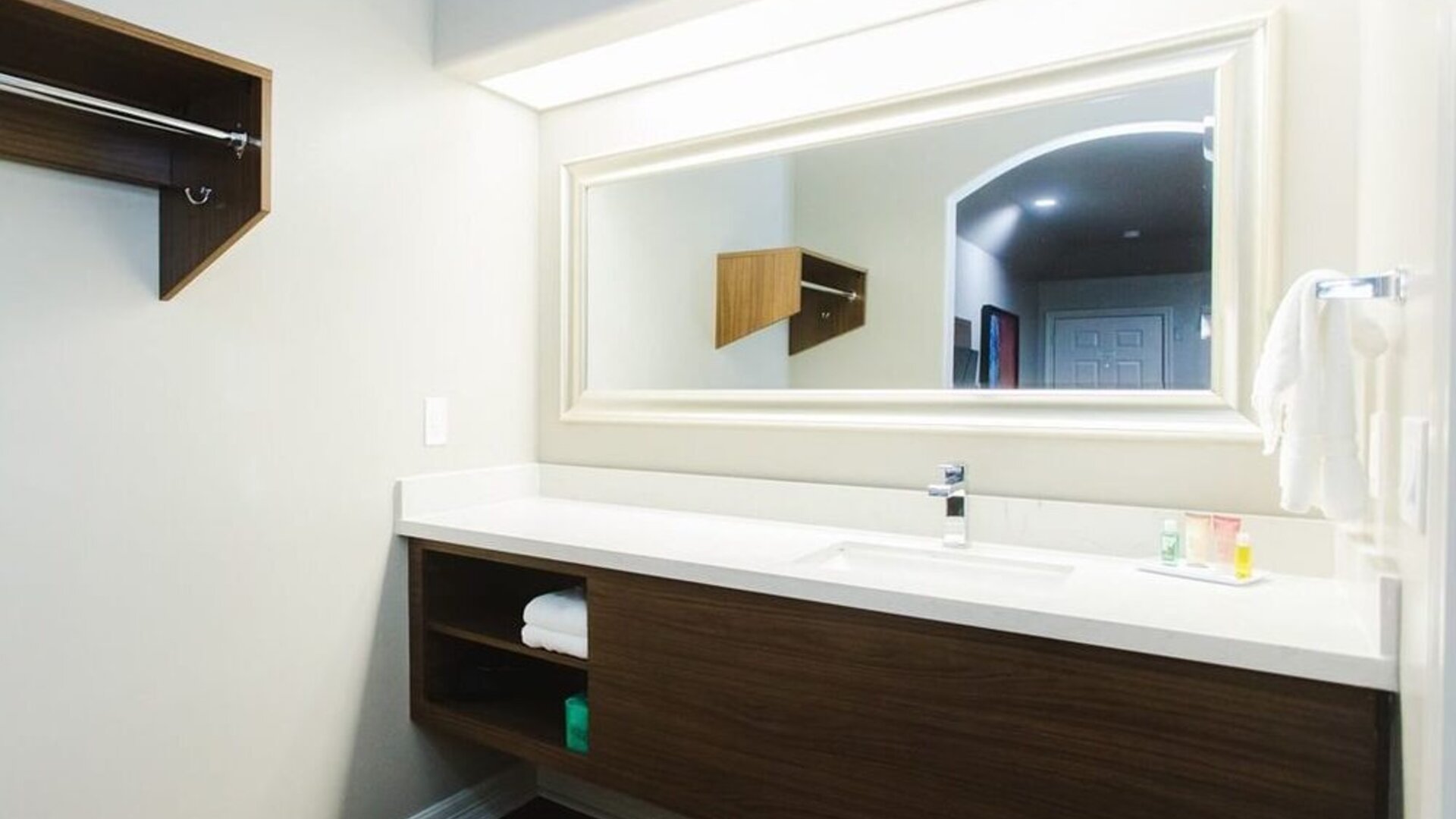 Private guest bathroom with free toiletries at Palace Inn Beltway 8 & Bissonnet.