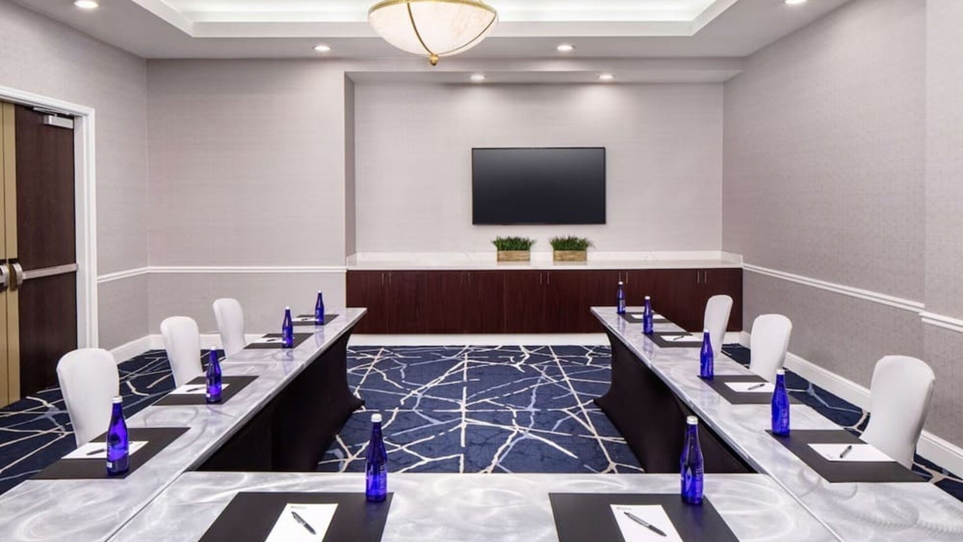 Professional meeting room at Hilton Garden Inn Washington DC Downtown.