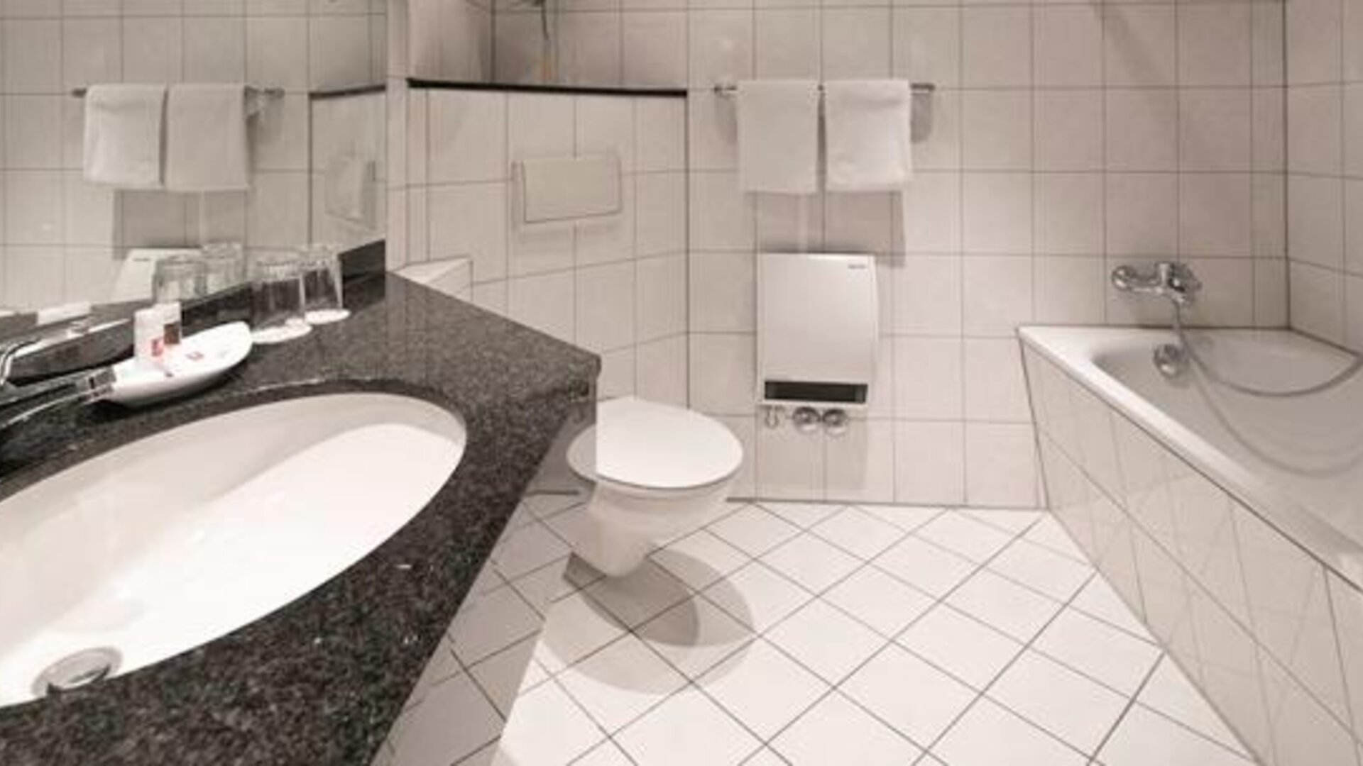 Hotel Leonardo Köln Bonn Airport