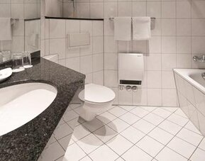 Hotel Leonardo Köln Bonn Airport