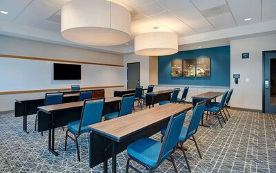Meeting room at Hampton Inn & Suites Sunnyvale Silicon Valley.