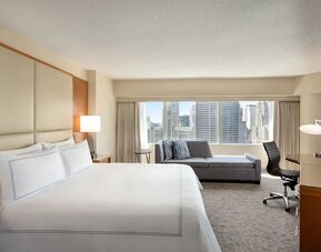 Romantic king room at Swissotel Chicago.