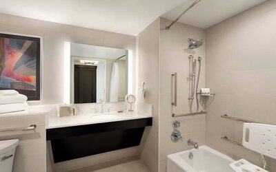Guest bathroom at Swissotel Chicago.