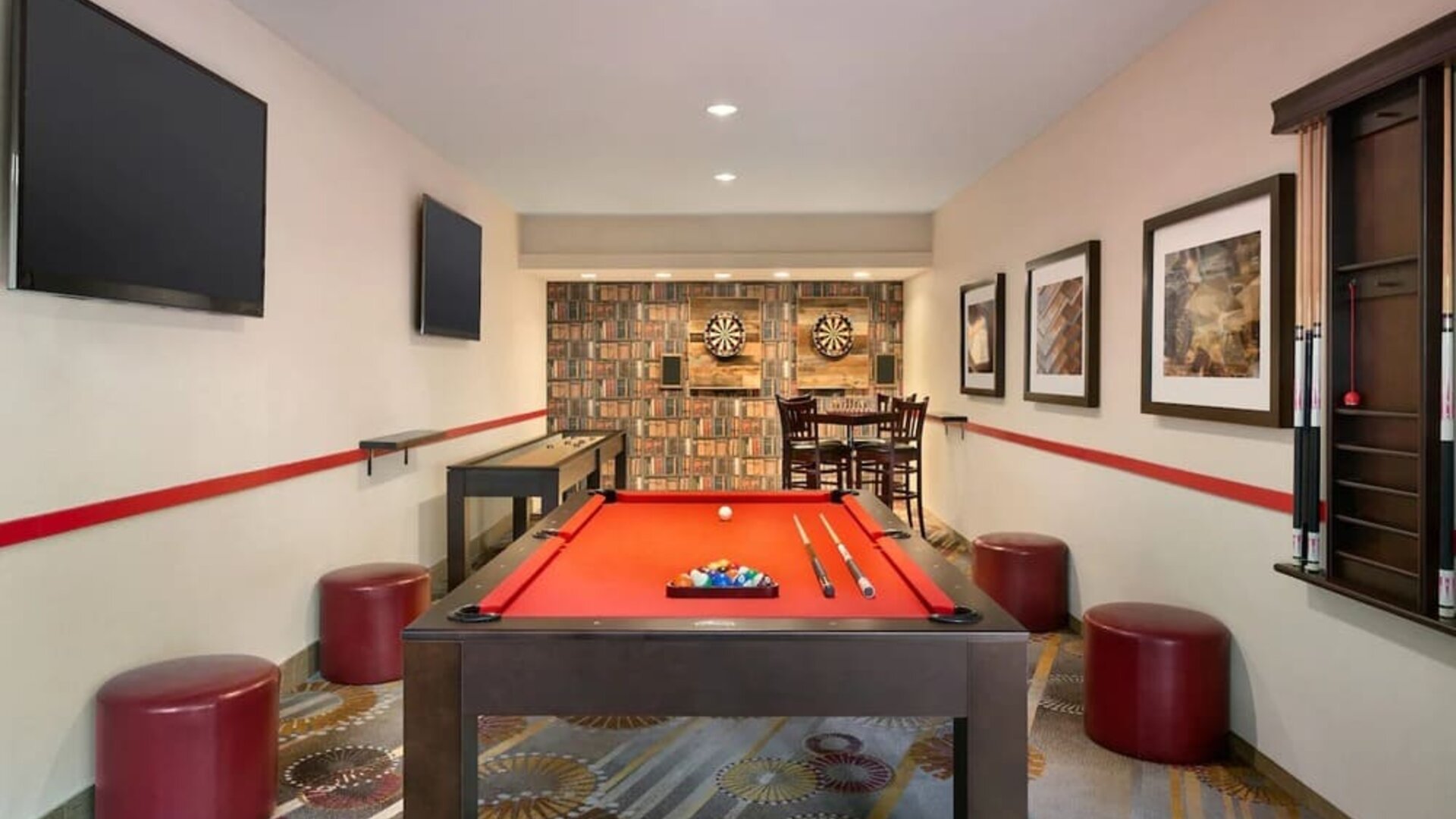 Game room at Swissotel Chicago.