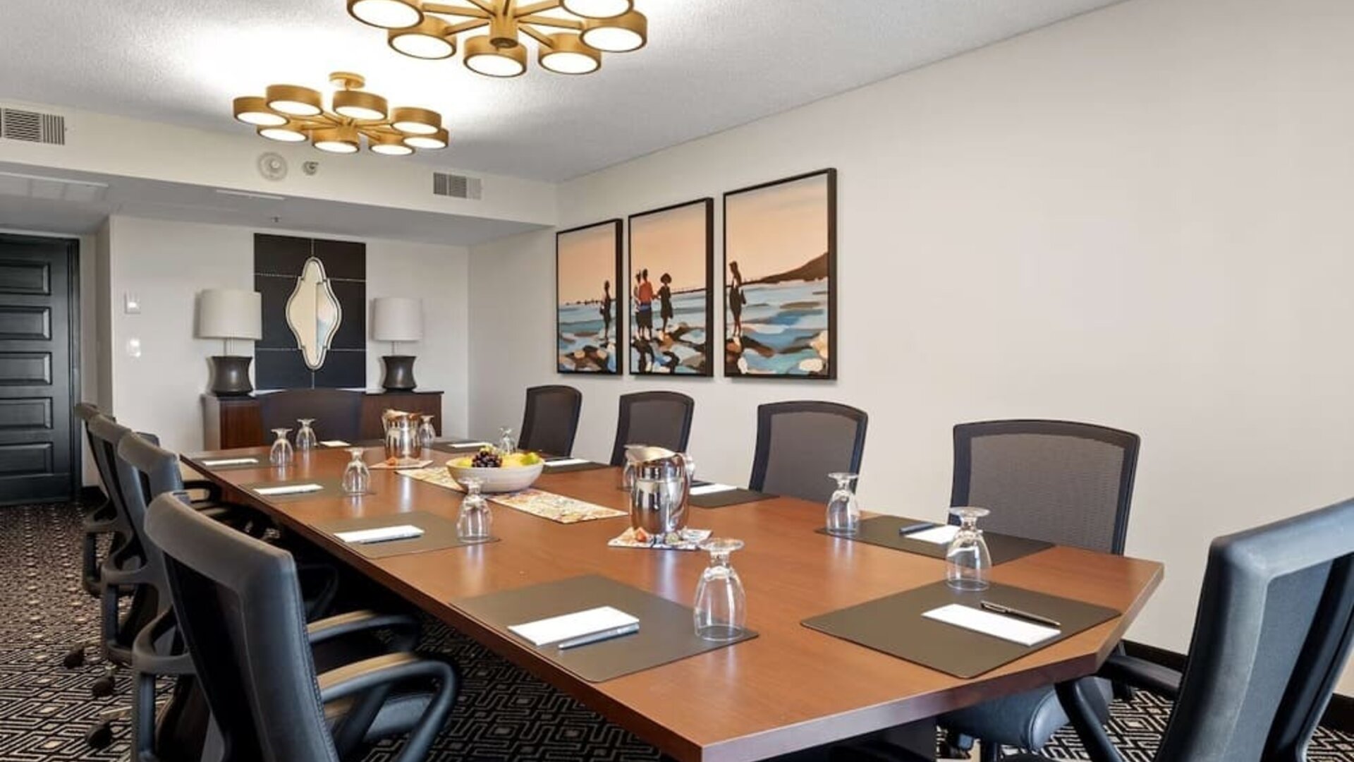 Professional meeting room at Embassy Suites By Hilton Los Angeles International Airport South.