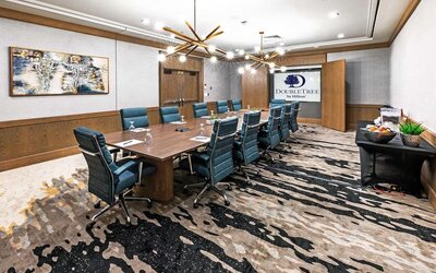 Professional meeting room at DoubleTree By Hilton Tulsa - Warren Place.
