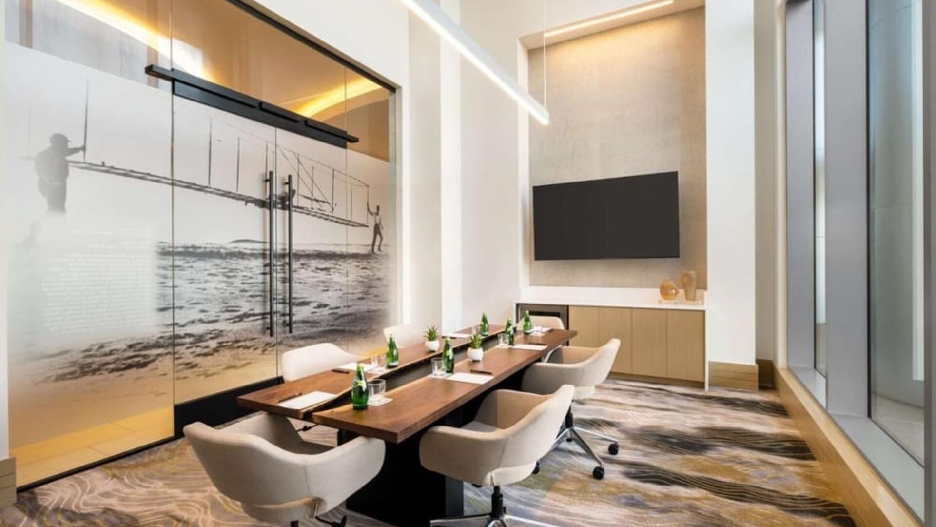 Professional meeting room at Hilton BNA Nashville Airport Terminal.
