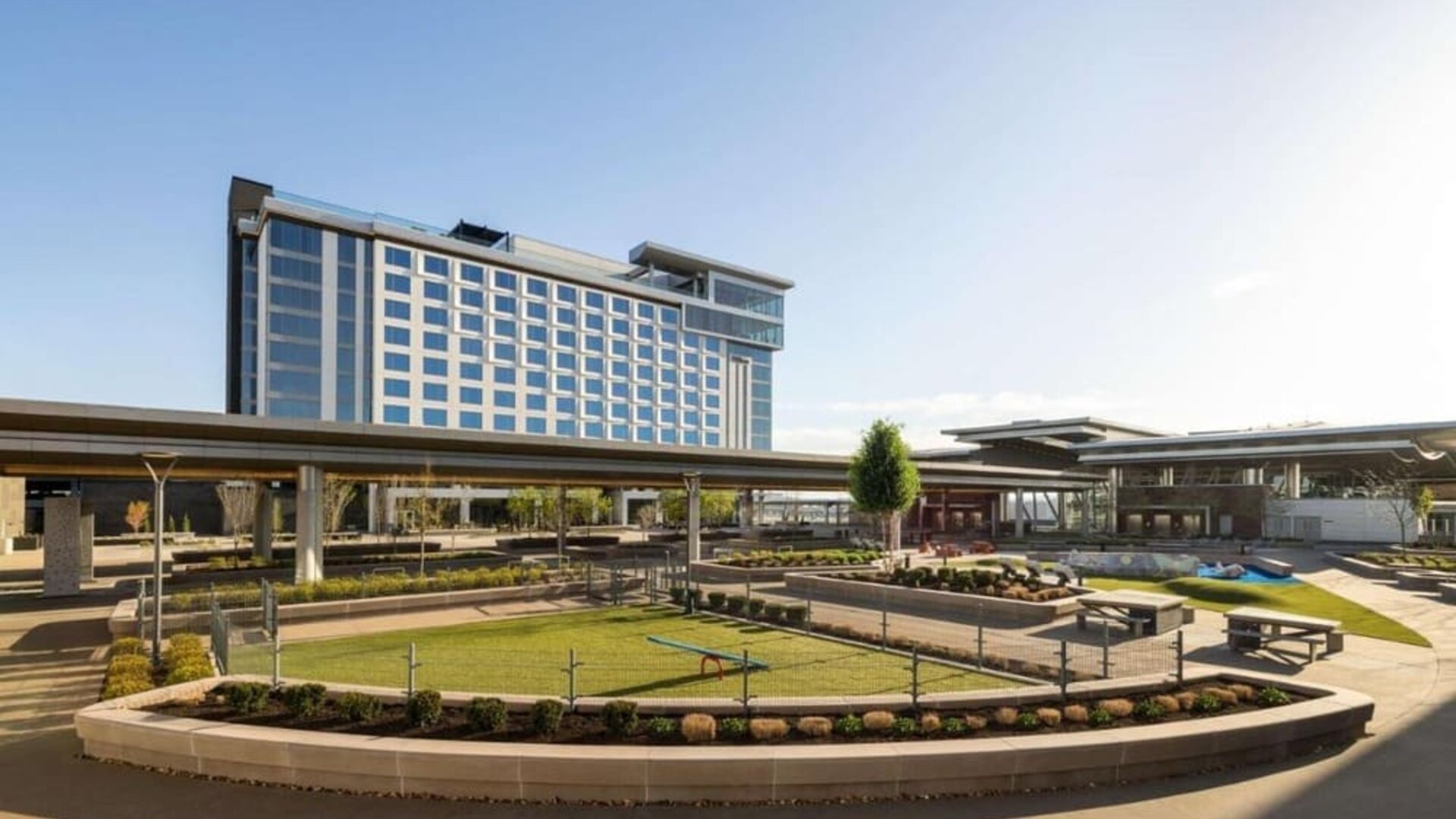 Hotel exterior at Hilton BNA Nashville Airport Terminal.
