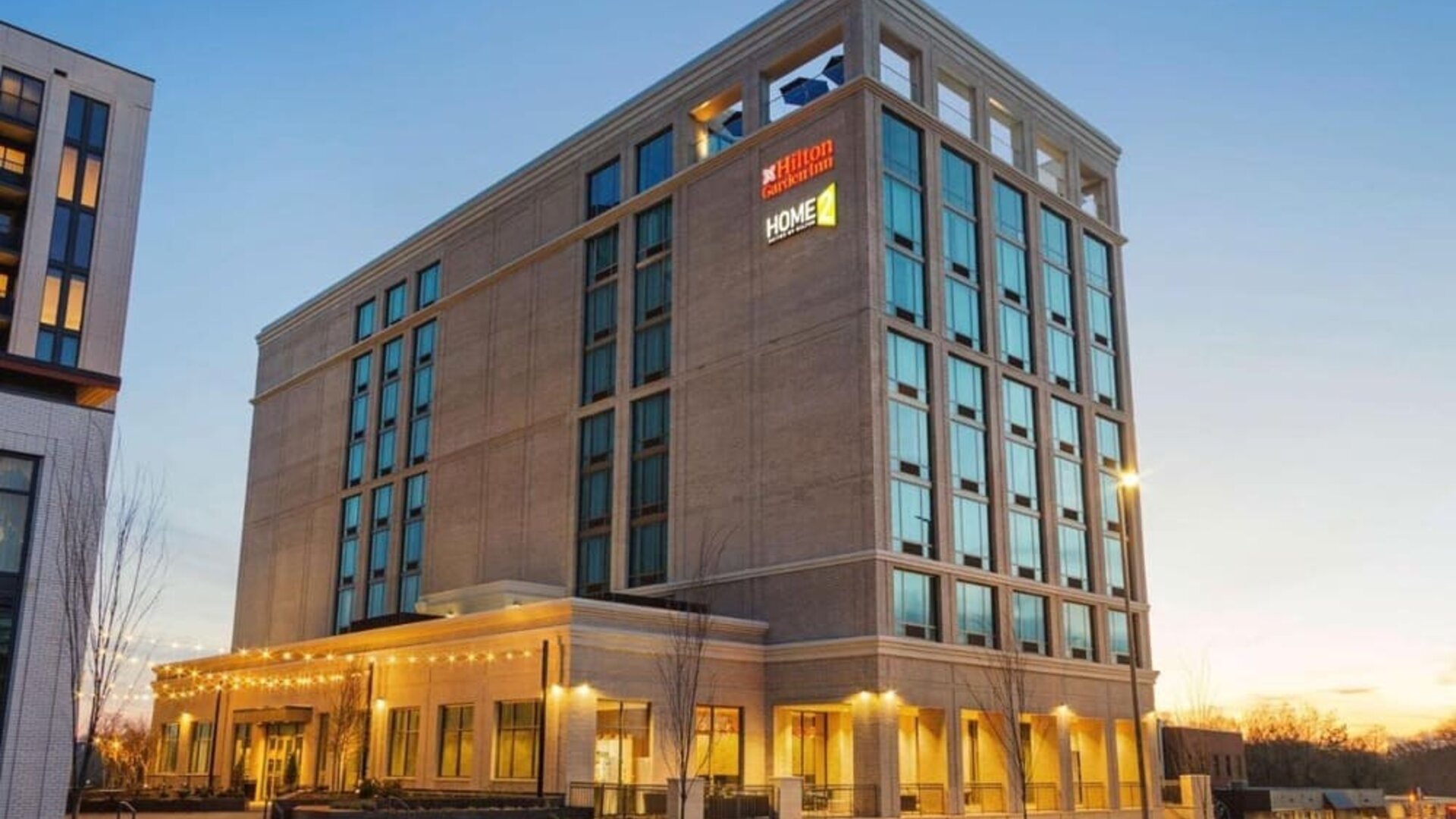 Exterior view of Hilton Garden Inn Nashville West End Avenue.
