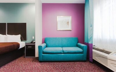 Lounge seating at Express Inn - Spring.