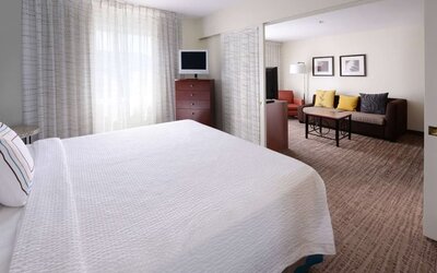 Day use suite with lounge area at Sonesta ES Suites Dallas Medical Market Center.