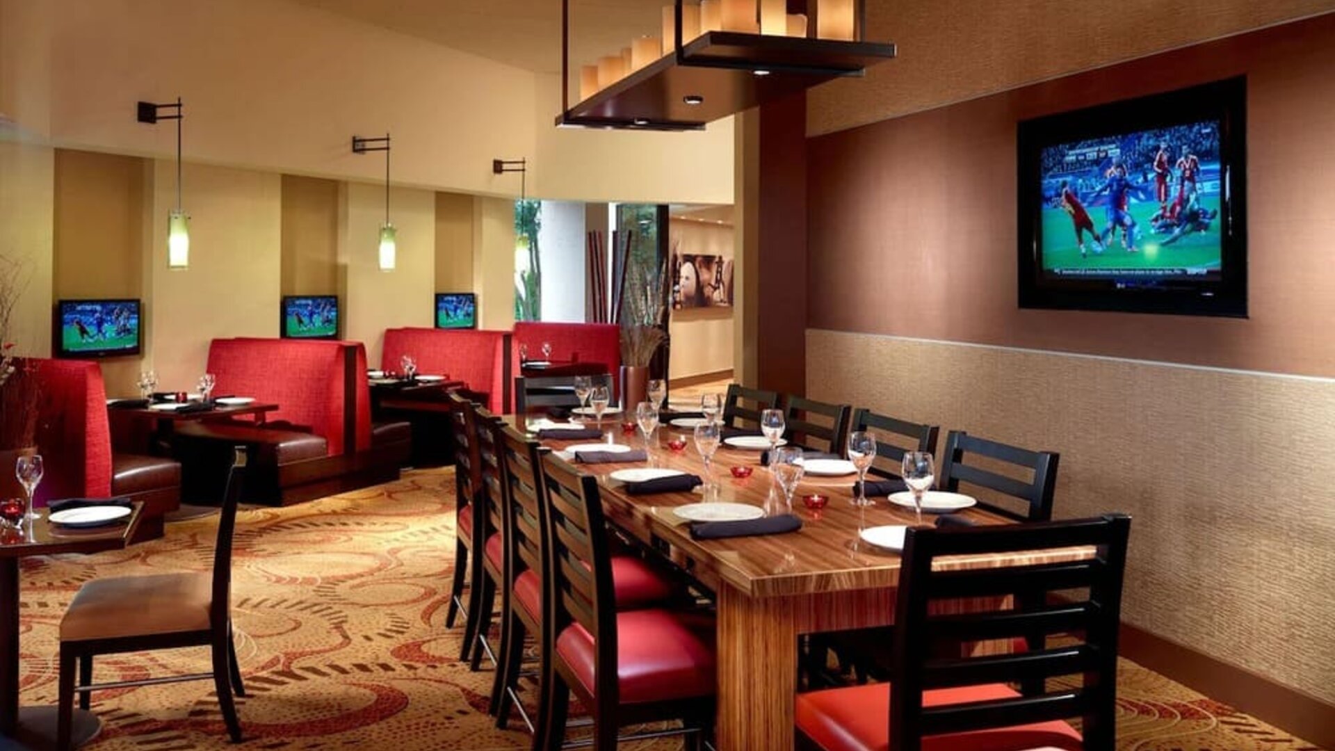 On-site restaurant at Sonesta Nashville Airport. 