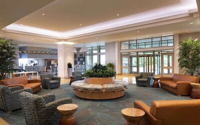 Spacious and comfortable lobby workspace at Hilton Philadelphia At Penn's Landing.