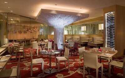 Dining area at Hyatt Regency New Brunswick.