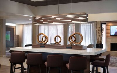 Lobby workspace at Sonesta Select Phoenix Camelback.