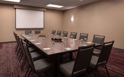 Professional meeting room at Sonesta Select Phoenix Camelback.