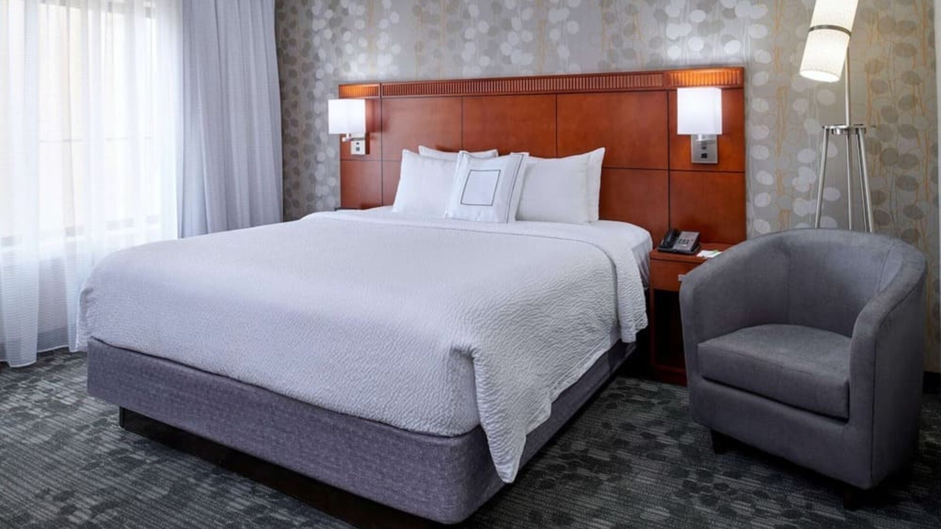 King bed at Sonesta Select Indianapolis Carmel.